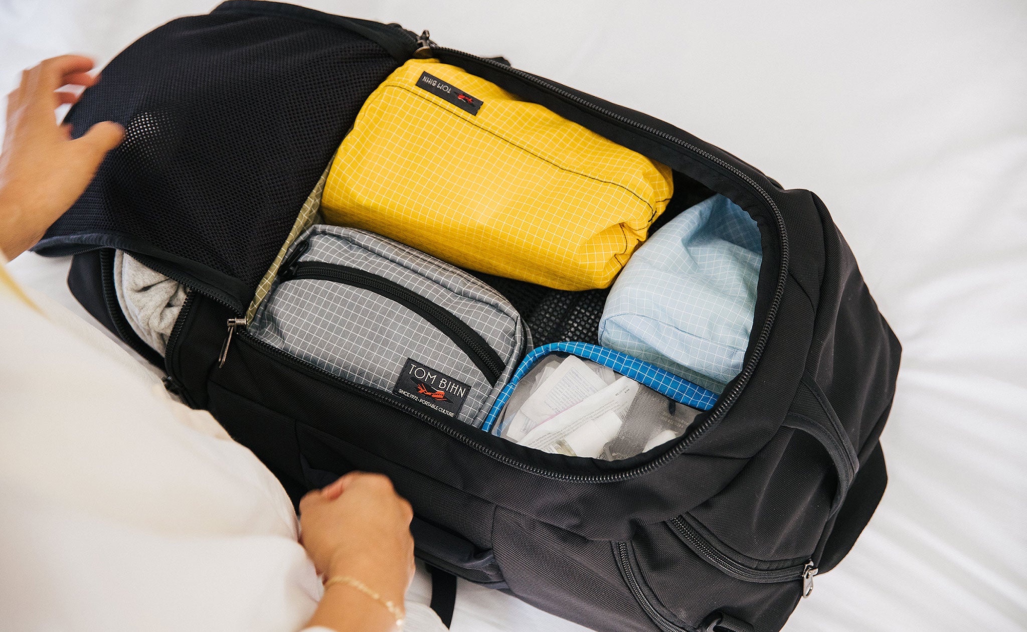 The wide opening of the U-Shaped Main Compartment of the Techonaut.